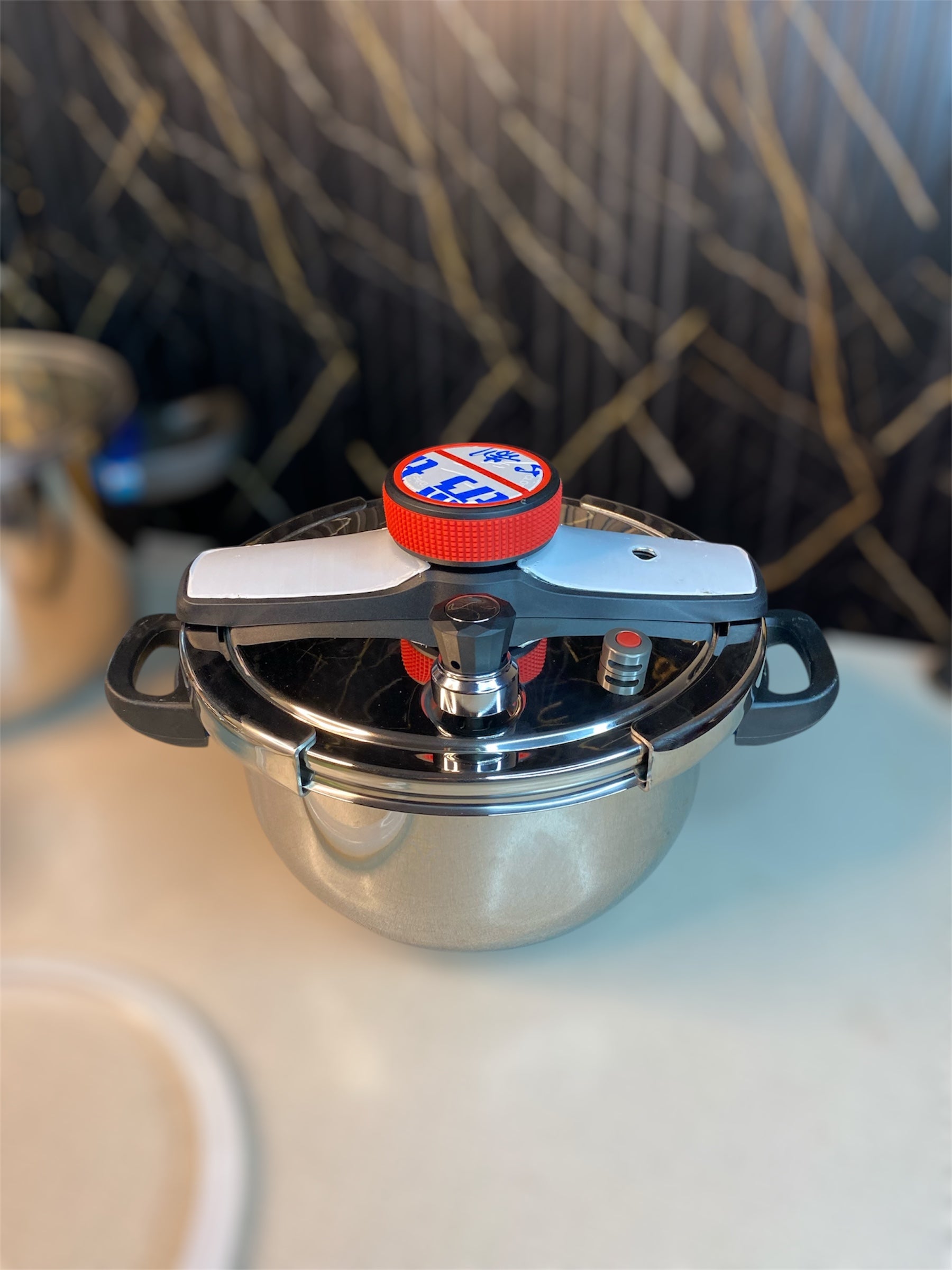 Pressure cooker 3 in 1