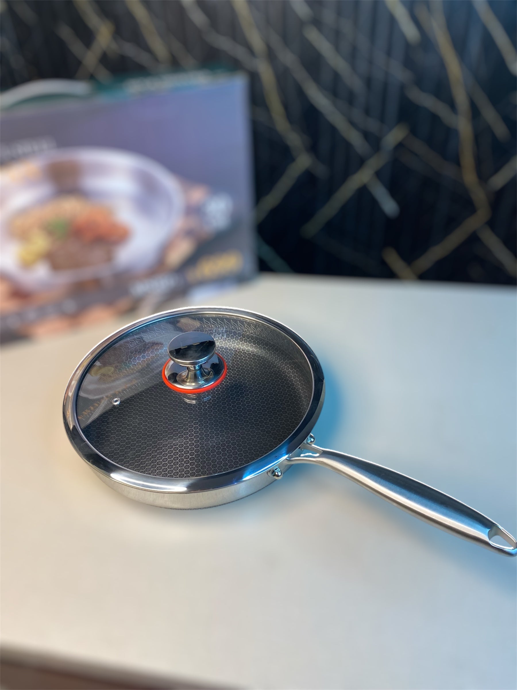Laser couting flat frypan