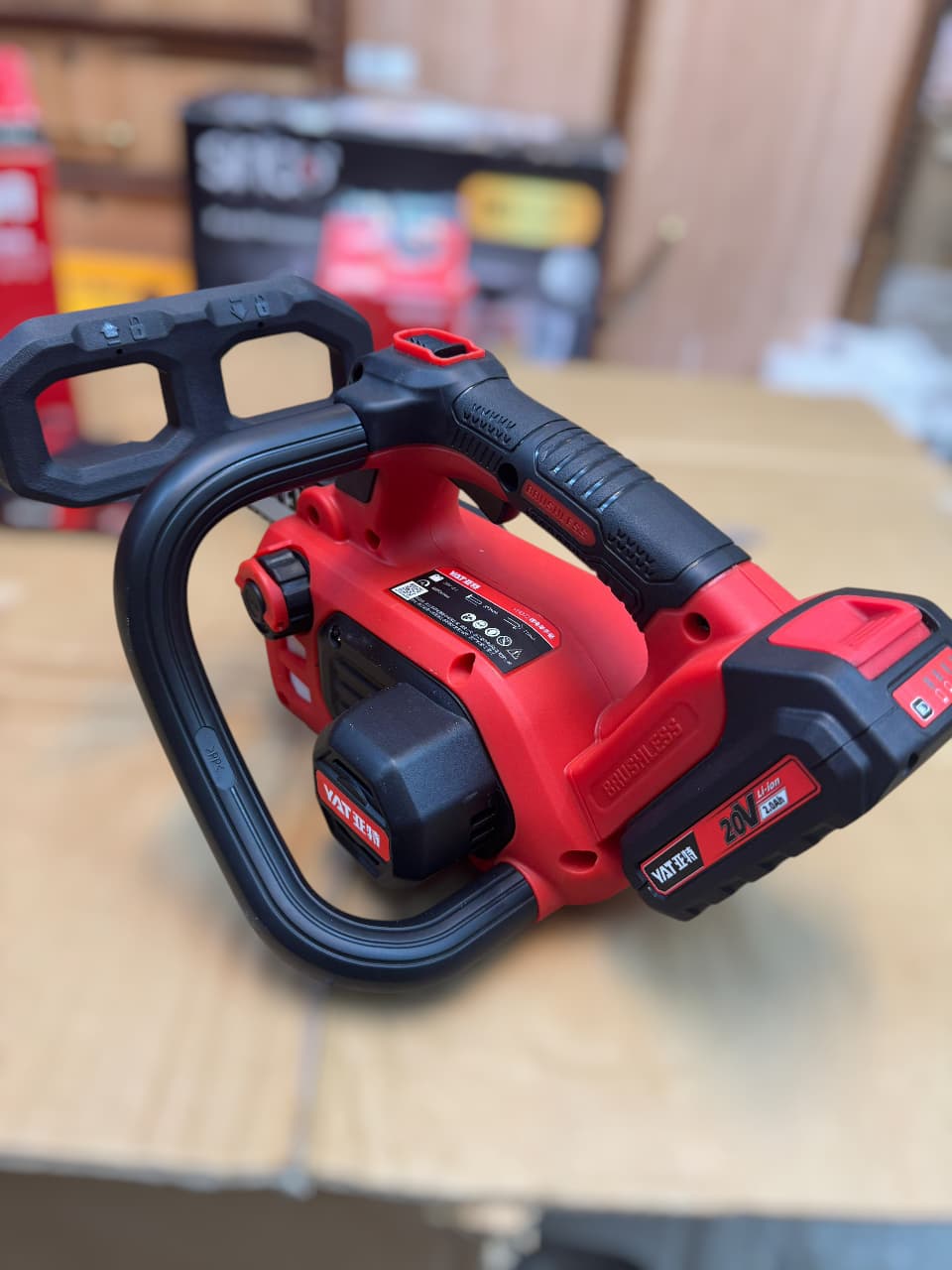 YAT Portable Commercial Rechargeable chainsaw